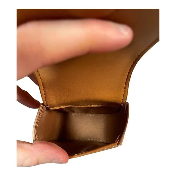 Lululemon Cactus Leather Mini Bag With Clippable Pouch 1.2L Chestnut - Picture 6 of 16